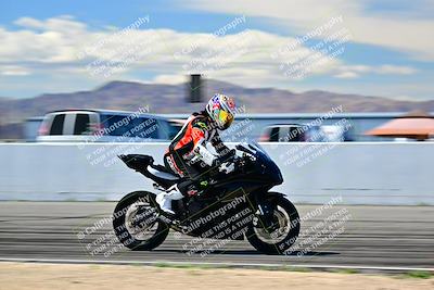 media/Mar-25-2024-Moto Forza (Mon) [[8d4319bd68]]/4-Novice Group/Session 4 Front Straight Speed Pans/